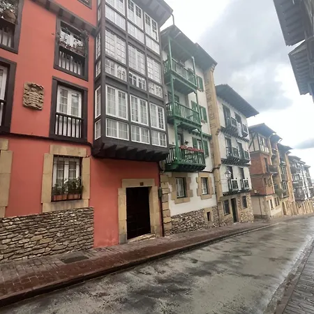 En Pleno Centro Del Casco Historico De דירה