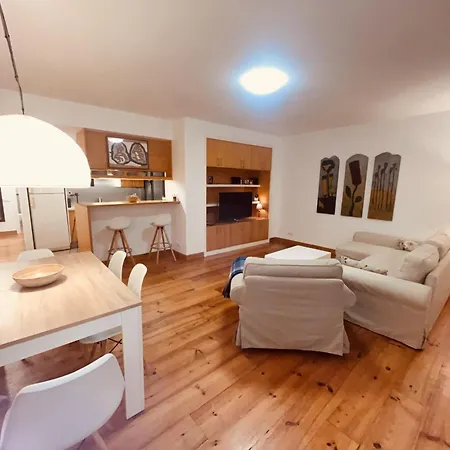 En Pleno Centro Del Casco Histórico De Hondarribia